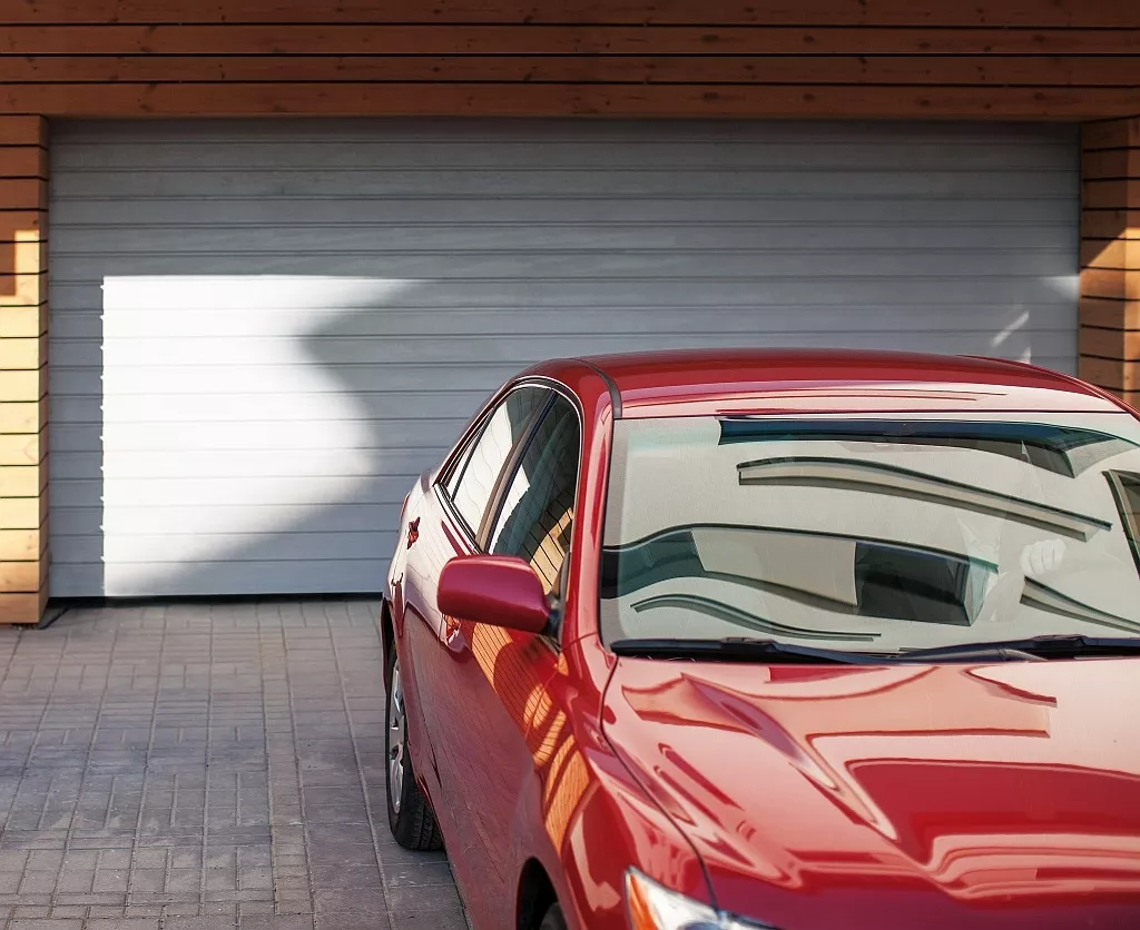 Segmentowa brama garażowa – jaką wybrać?