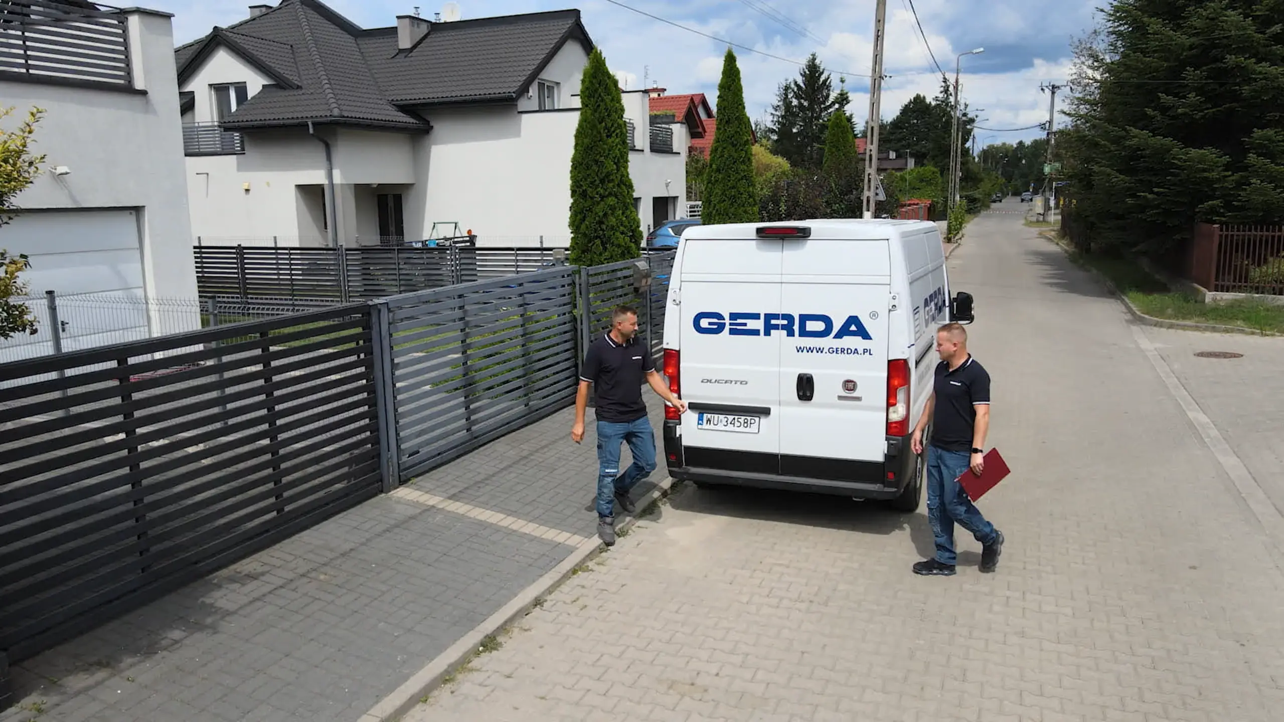 5 najczęstszych problemów z drzwiami wejściowymi po kilku latach. Co jest winą produktu, co montażu i kiedy wezwać serwis?